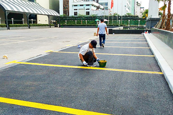 Báo giá thi công sơn kẻ vạch bãi đỗ xe Báo giá thi công sơn kẻ vạch bãi đỗ xe